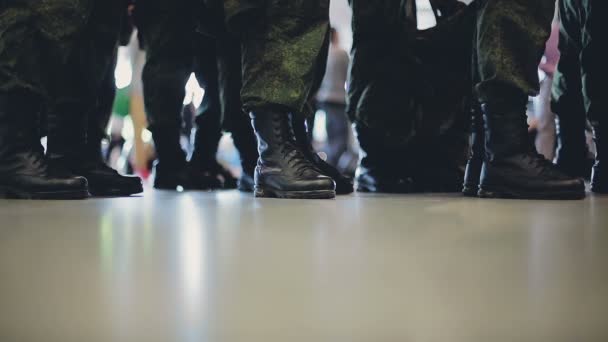 Platoon of soldiers in the international airport — Stock Video