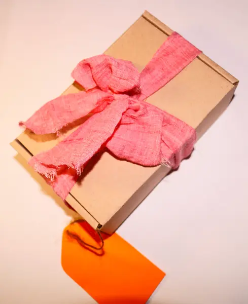 Karton hediye kutusu