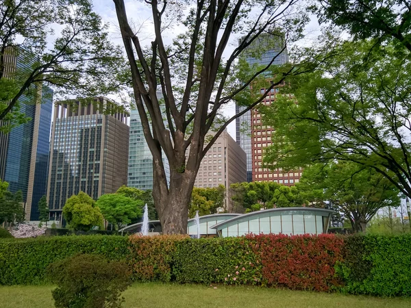 Tokio Japón Abril 2018 Vista Los Rascacielos Desde Plaza Cerca —  Fotos de Stock