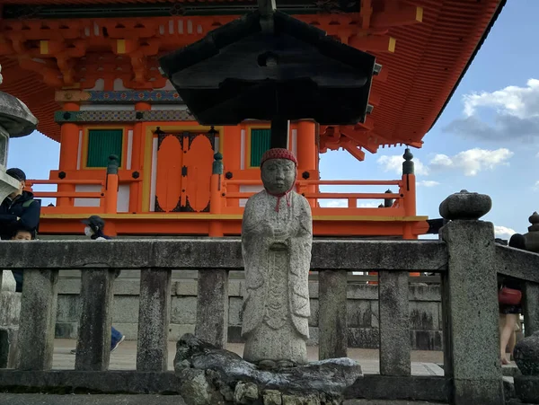 Kyoto Japão Abril 2018 Jizo Figura Pedra Chapéu Terreno Templo — Fotografia de Stock