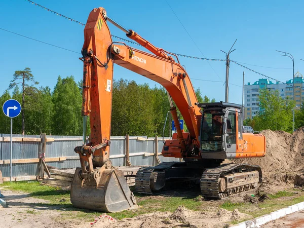 Noyabrsk Rusia Junio 2021 Excavadora Naranja Hitachi Encuentra Una Obra —  Fotos de Stock