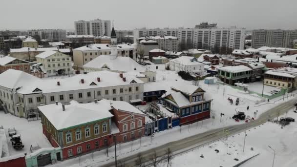 Εναέρια Old-Tatar Quarter. Παλιά ξύλινα σπίτια με τζαμί Tatarstan. Χειμώνας — Αρχείο Βίντεο