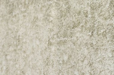 Evin pejmürde görünüşü. Çatlaklar ve sürtünme dokusu