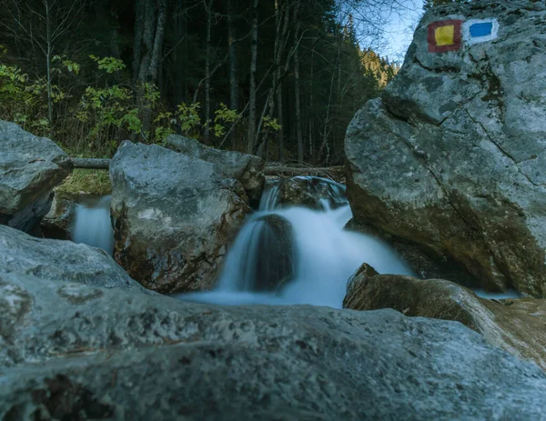 Watervallen Het Warme Herfstlicht — Stockfoto