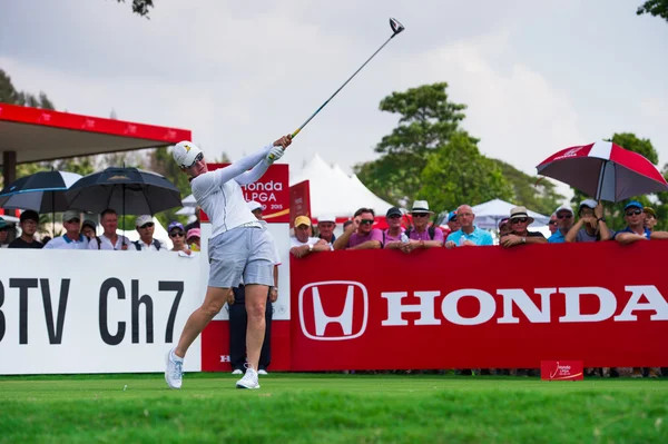 Karrie Webb Australii uderzyć piłkę tees off — Zdjęcie stockowe