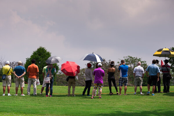 Поклонники Таиланда смотрят

