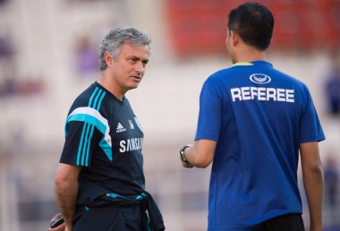 Manager Jose Mourinho(L)of Chelsea