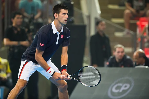 Novak Djokovic au match de tennis de l'exposition — Photo