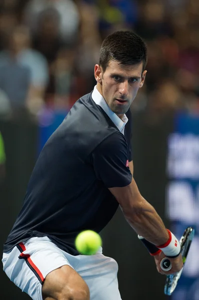 Novak Djokovic au match de tennis de l'exposition — Photo