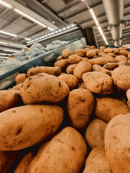 Manavda patates var. Papas en la verdulera