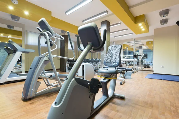 Hotel gym interior with equipment — Stock Photo, Image