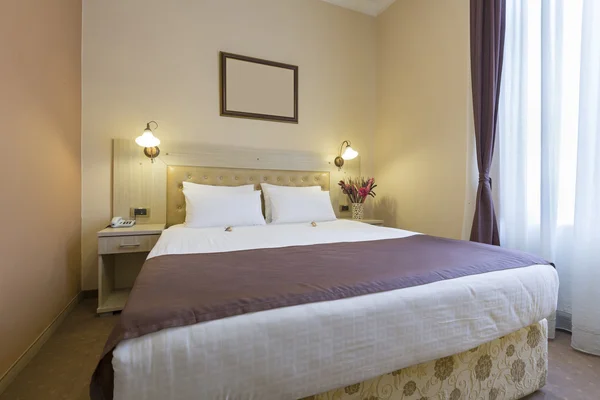 Interior of a hotel bedroom — Stock Photo, Image