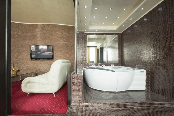 Jacuzzi in a luxury hotel suite — Stock Photo, Image