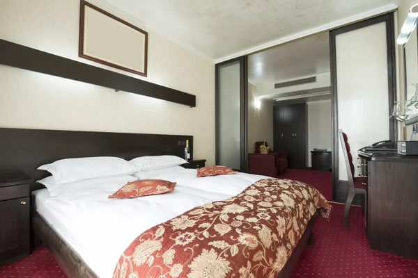 Interior of a hotel bedroom — Stock Photo, Image