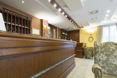 Ahşap ön büro ile Resepsiyon alanı