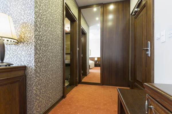 Entrance hall in an elegant hotel room — Stock Photo, Image