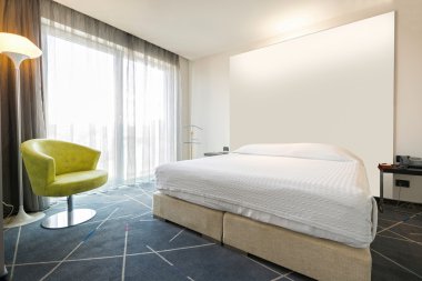 Sabah bir çift otel odasında iç