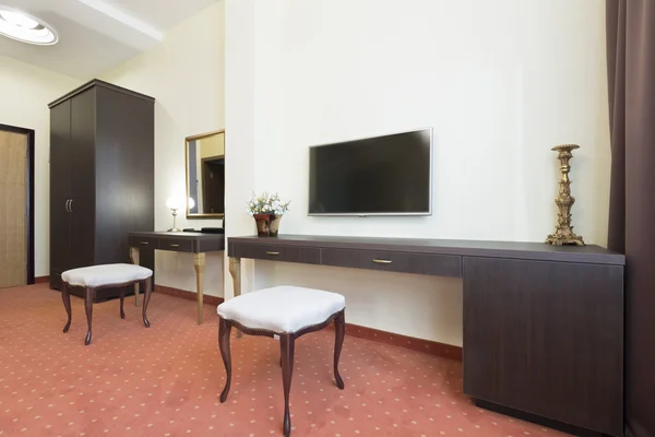 エレガントなホテルの部屋のインテリア — ストック写真