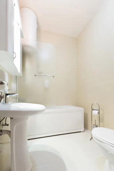 Elegante bagno interno dell'hotel — Foto Stock