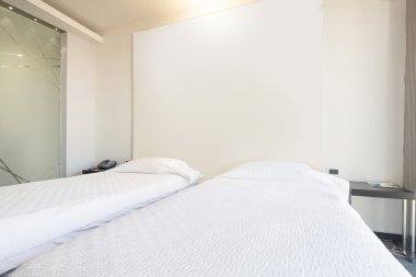 Sabah bir çift otel odasında iç