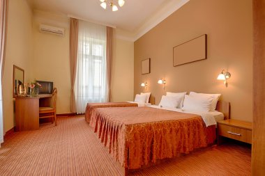 Tek Kişilik ve ikiz yatak otel odasında