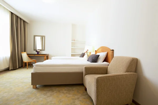 Çift Yataklı otel oda iç — Stok fotoğraf