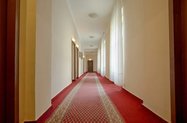 Gang in een hotelgebouw — Stockfoto