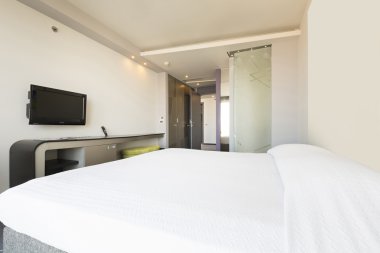 Sabah bir çift otel odasında iç