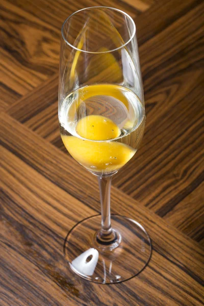 Prosecco mit Mangosorbet — Stockfoto