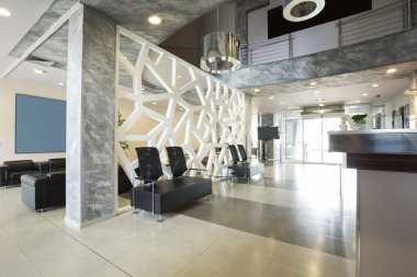 Modern lüks otel lobisi.