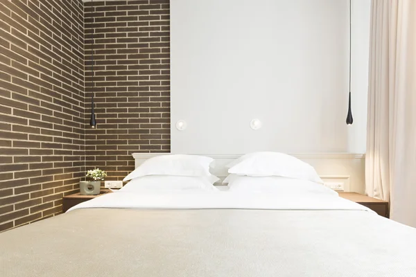 Moderna sovrum inredning på morgonen — Stockfoto
