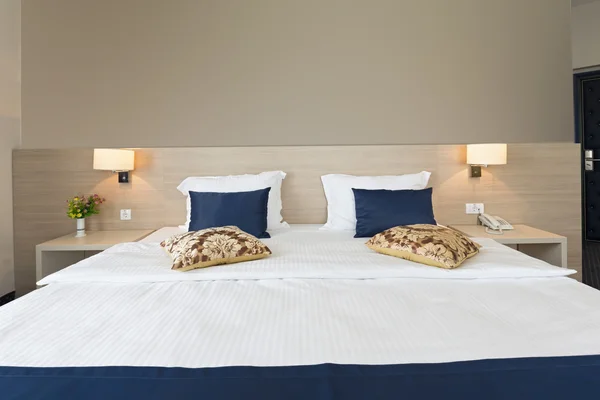 Gouden slaapkamer — Stockfoto © annamarynenko #12202223 Gouden slaapkamer — Stockfoto © annamarynenko #12202223