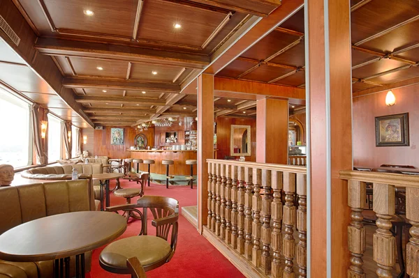 Intérieur d'un restaurant de croisière de luxe — Photo