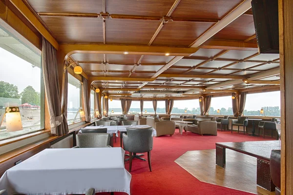 Wnętrze luxury cruise restaurant — Zdjęcie stockowe