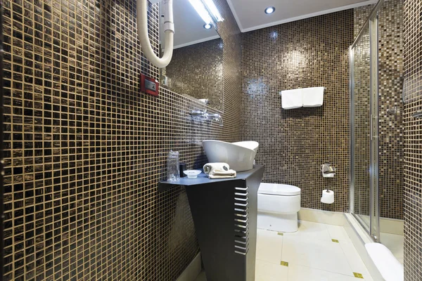 Modern bir otel banyosu. — Stok fotoğraf