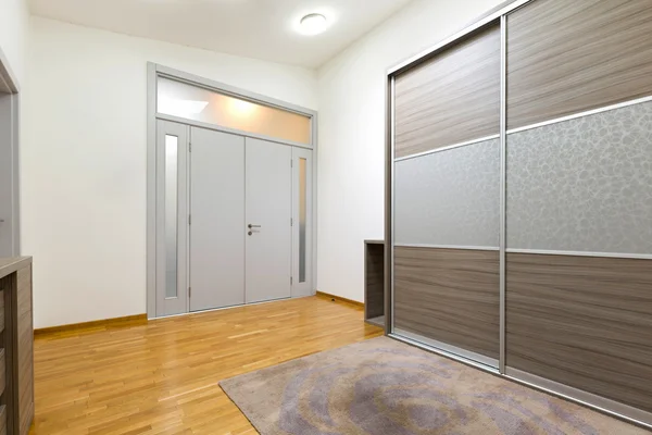 Interiören i en korridor med garderob — Stockfoto