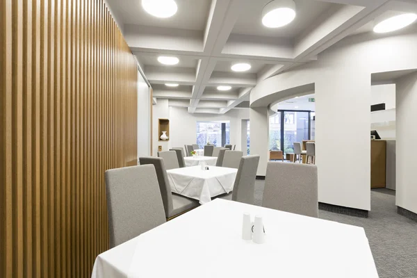 Interior de un elegante restaurante moderno —  Fotos de Stock