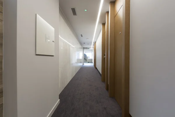 Corridor in a modern hotel — Stock Photo, Image