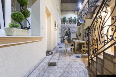 Güzel ev atrium ve merdiven