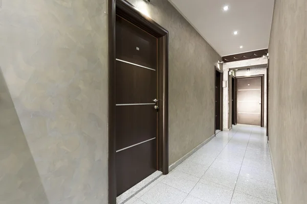 Corridor in an elegant hotel — Stock Photo, Image