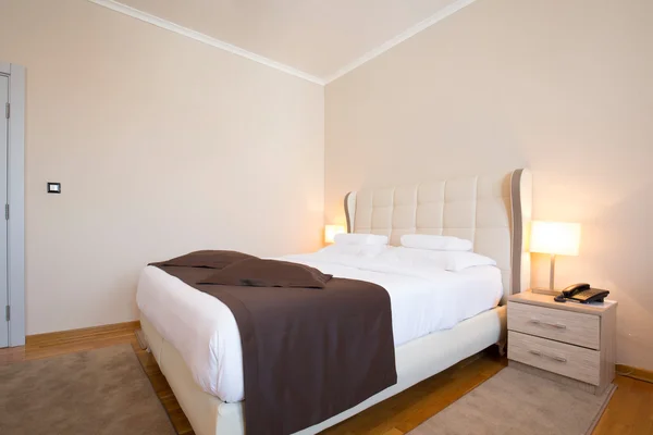 Moderne elegante Hotel Schlafzimmer Interieur — Stockfoto