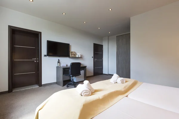 Interior of a luxury hotel bedroom — Stock Photo, Image