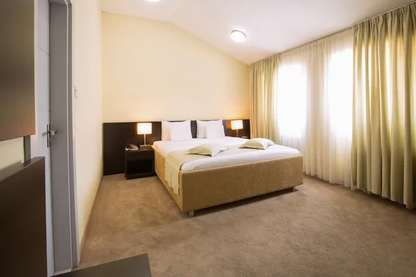 Moderne elegante Hotel Schlafzimmer Interieur — Stockfoto