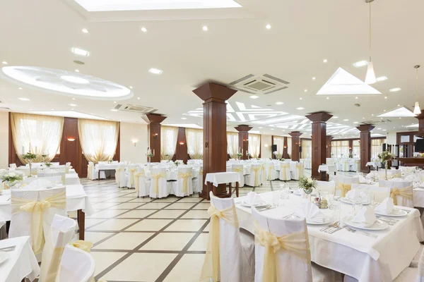 Wedding hall or other function facility set for fine dining — Stock Photo, Image