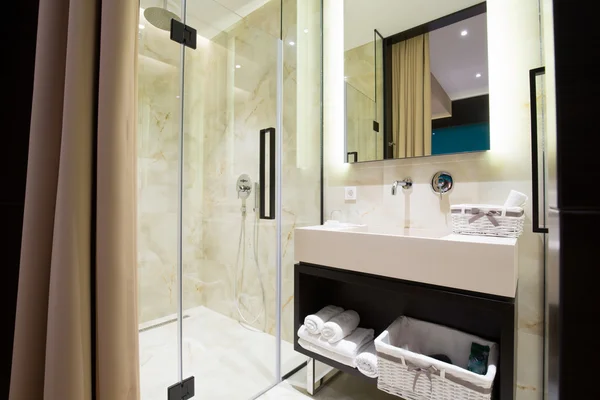 Modernes Luxus Hotel Badezimmer Interieur — Stockfoto