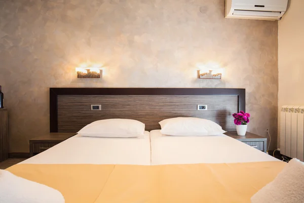 Vackra Hotell sovrum inredning — Stockfoto