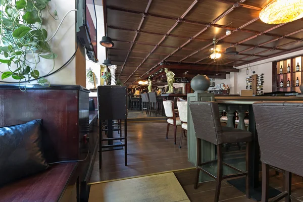 Interior de una cafetería elegante — Foto de Stock