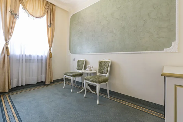Interior de una habitación de hotel clásica de lujo —  Fotos de Stock