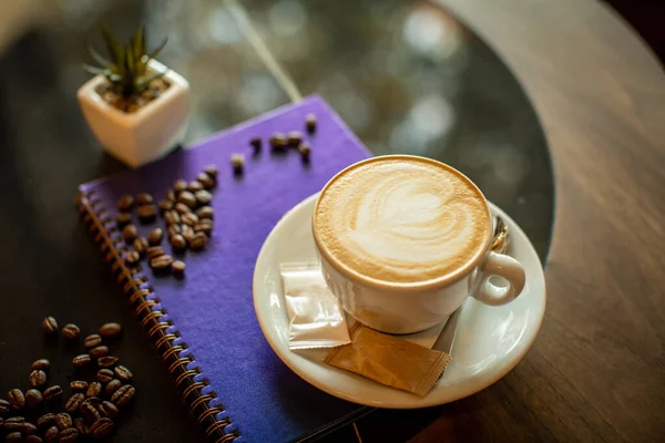 Koffie Geserveerd Een Tafel — Stockfoto