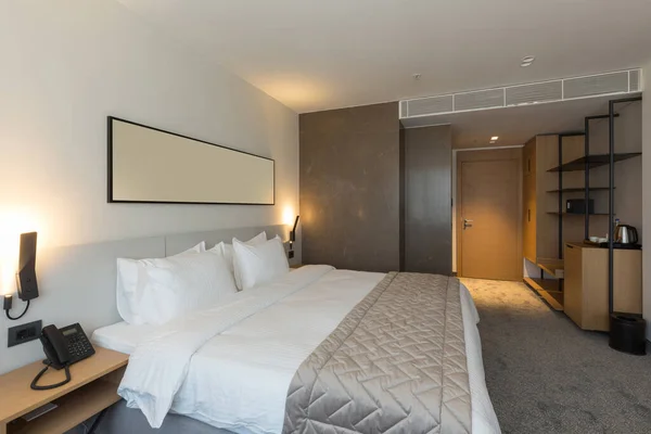 Interior Luxury Master Bed Hotel Bedroom — Stock Photo, Image
